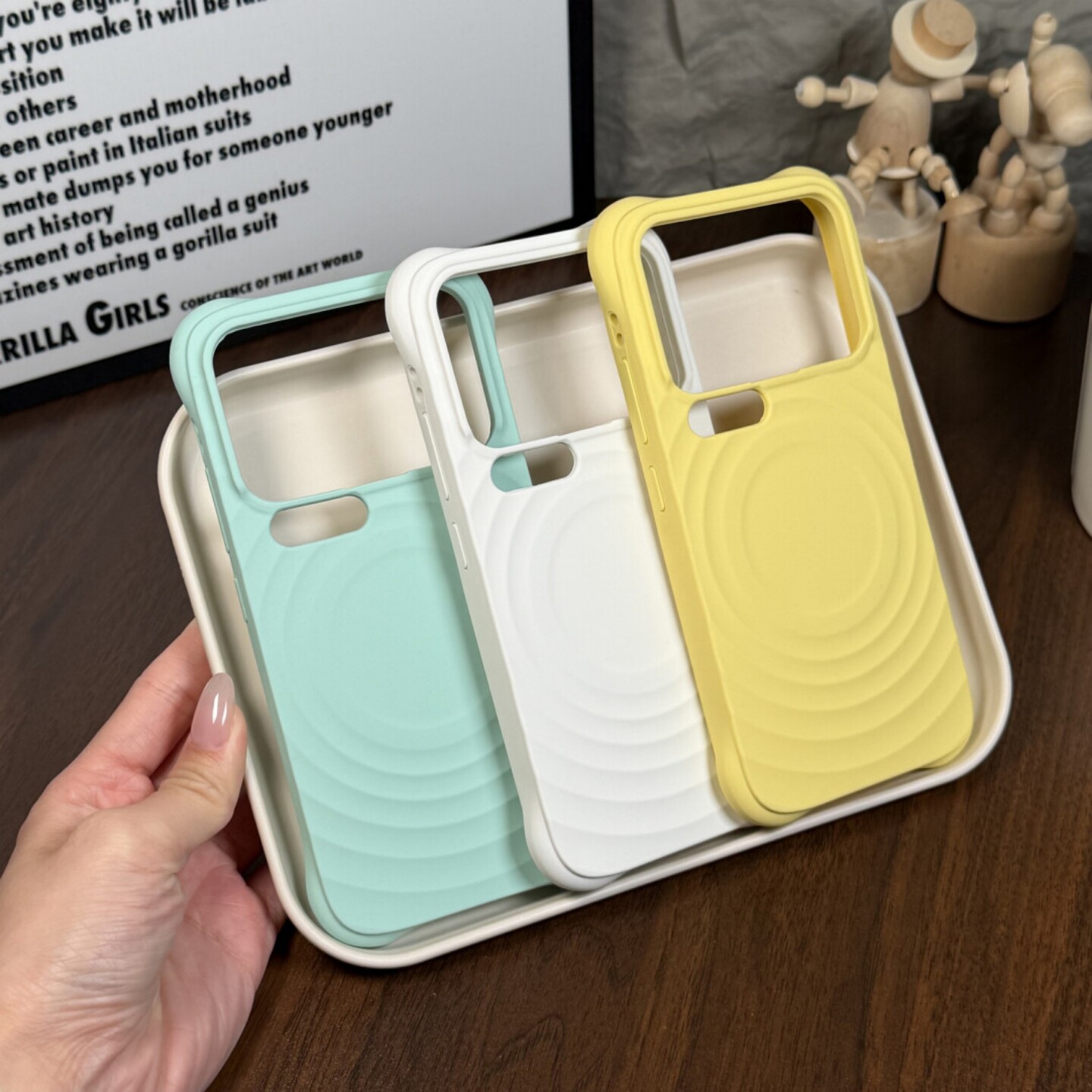 郁香黄色波漾超薄无植绒磁吸适用小米17promax液态硅胶手机壳17Pro清新款白全包防摔华为Mate80Pro软糯保护套