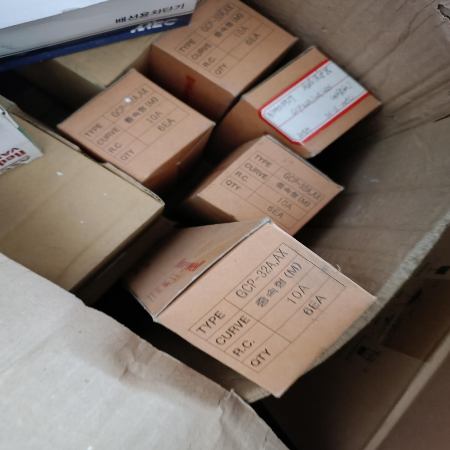 全新原装霍尼韦尔断路器带辅助 GCP-32A  AX 10A