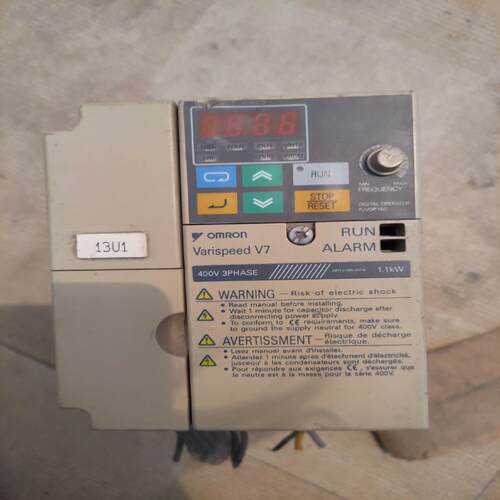 CIMR-V7AZ40P7  1.1KW图片为，剪线