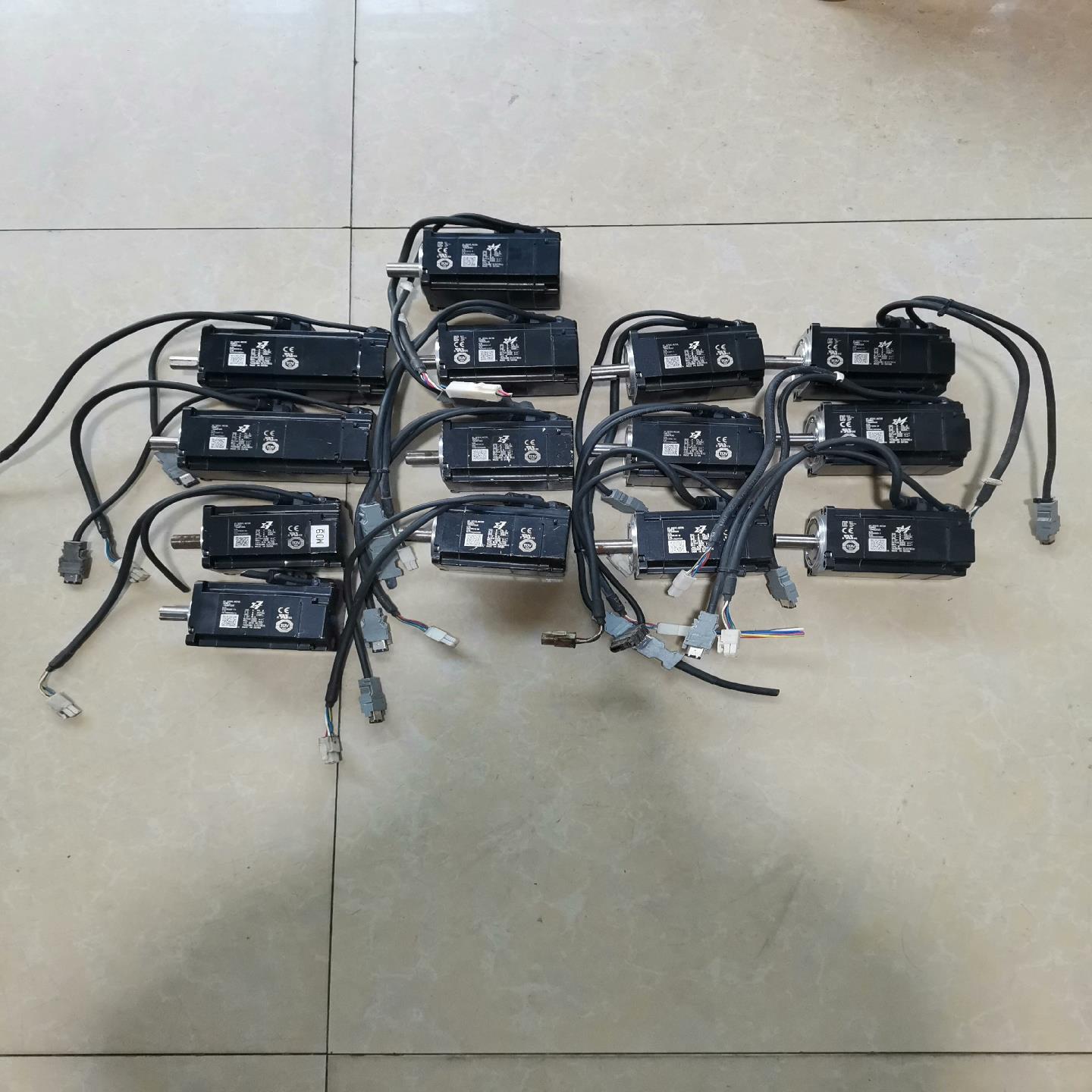 原装安川SGM7J系列马达400W