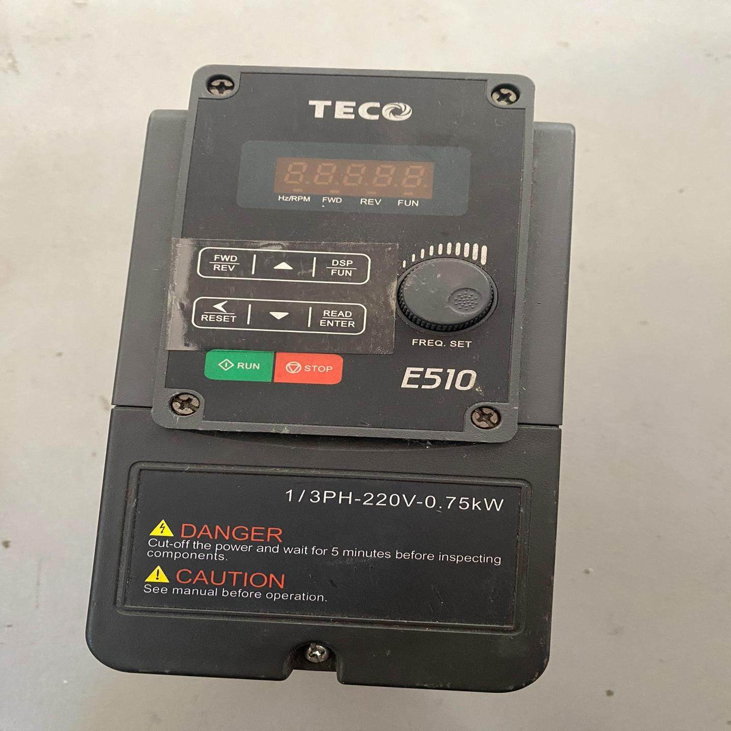 东变频器 E510-2P5-H