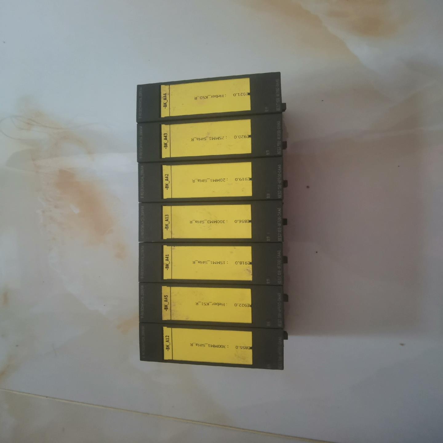 西门子模块138-4FR00-0AA0有7个货成色好，物
