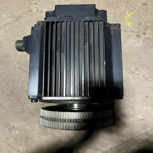 安川伺服电机1.8kw、型号USAFED-20CA4KX（憨憨电子）
