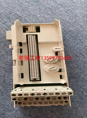 【荣强工控】ABB模块底座TU811V1，拆机件，成色漂亮，功能包好。