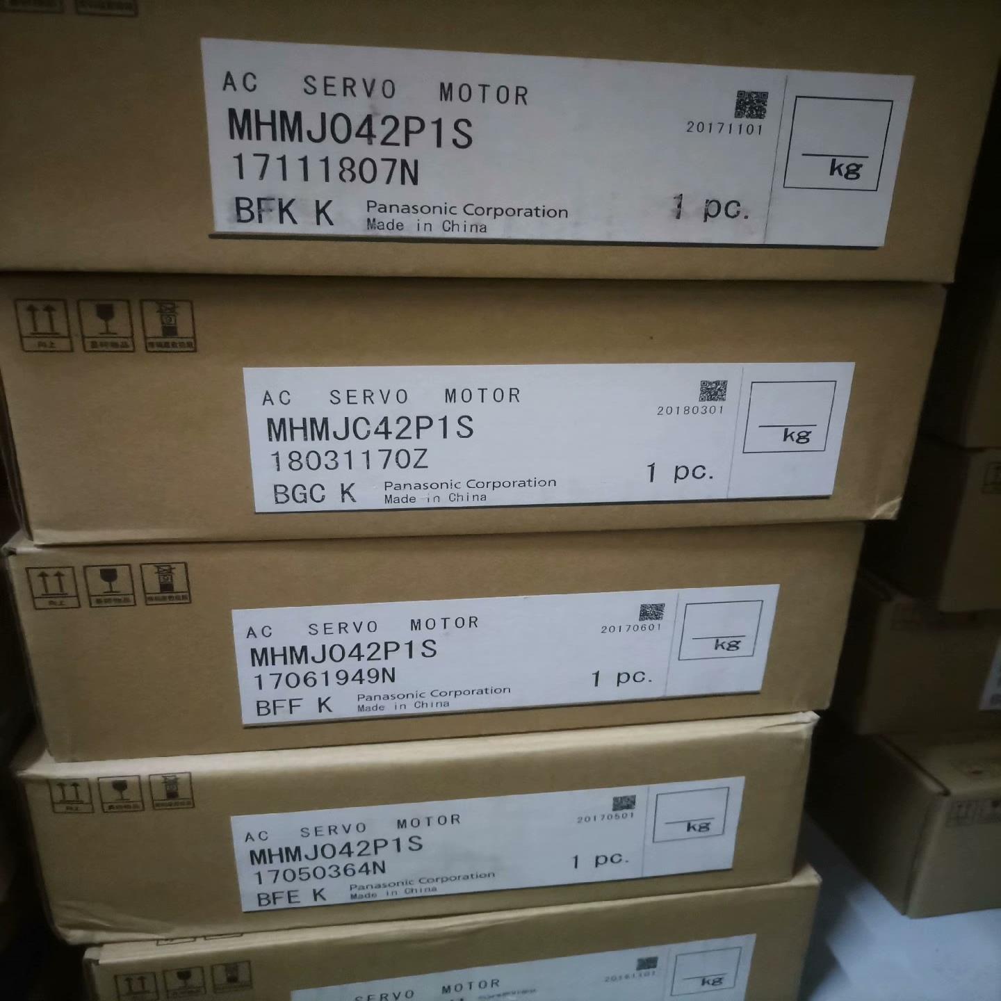 MHMJ042P1S伺服电机400W，全新原装正品