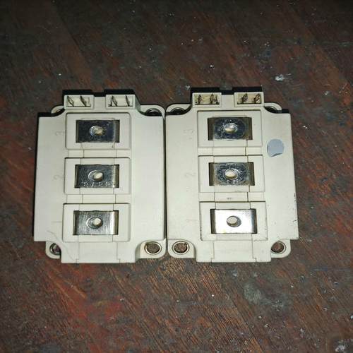 （设备配件）拆机件FF450R12KT4有两个功能包好实图，外壳有裂纹