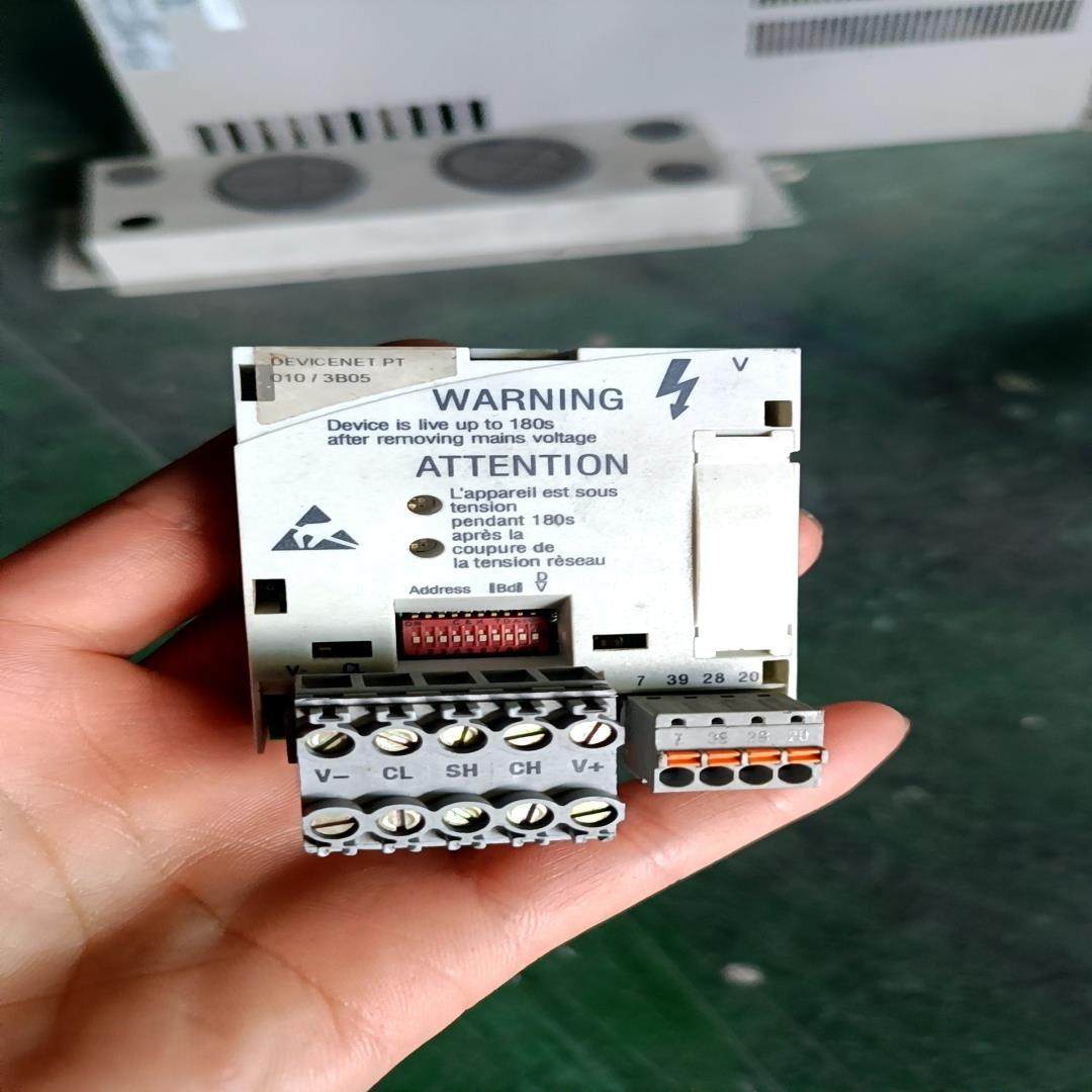 伦茨变频器IO板通讯板E82ZAFVC010，实物