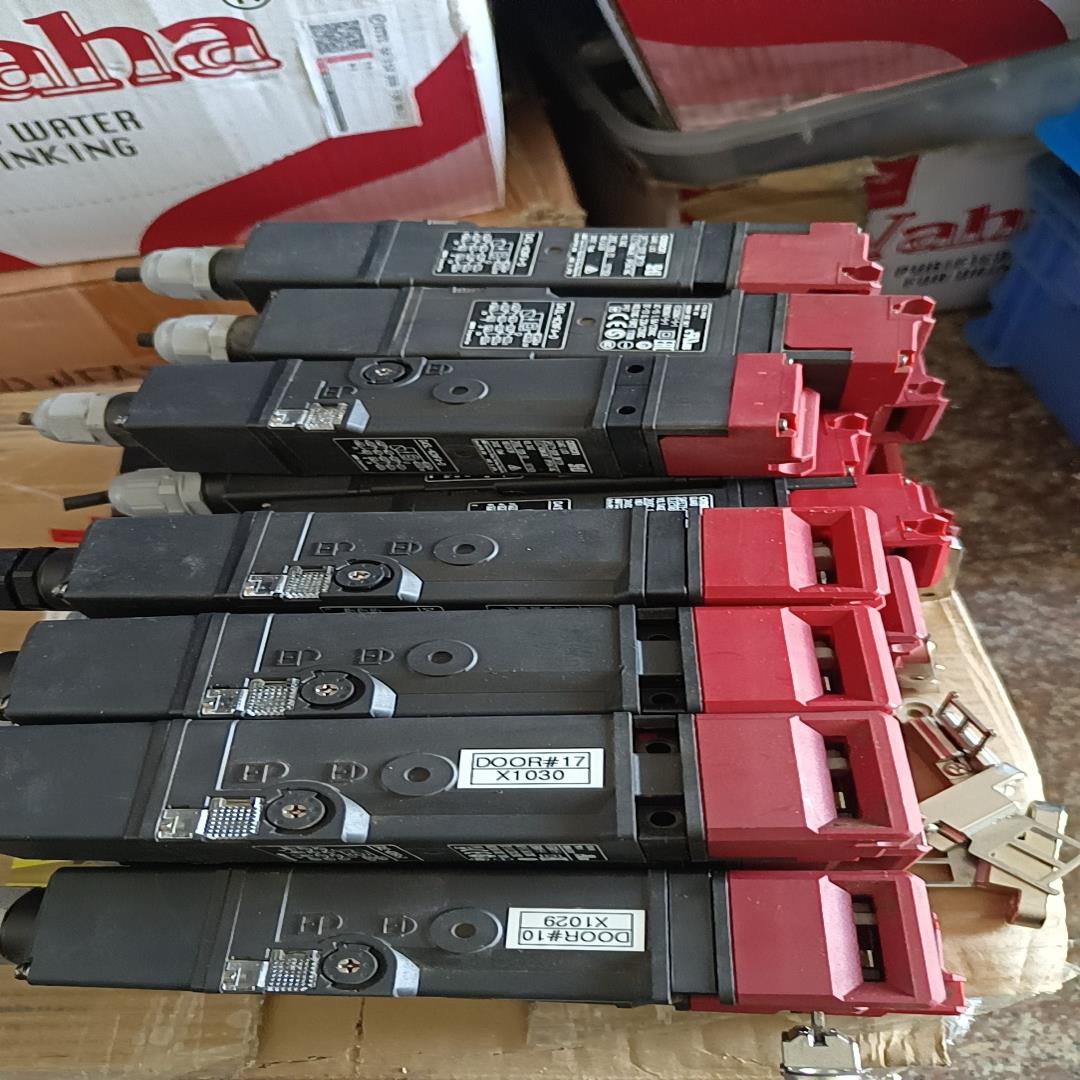 拆机欧姆龙安全电磁门锁,D4SL-N2NFA-D,可配锁扣,