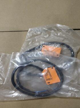 efector传感器IN-3002-BPKG 共8个  80