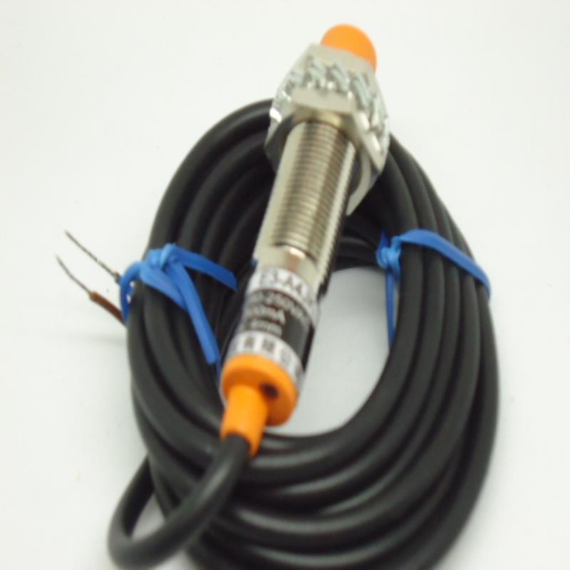 M12非麦入式接近开关E3-D4NK E3-D4PK NPN/PNP常开5米线