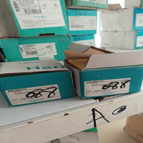 XALB01YC控制盒 3个全新