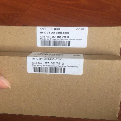 菲尼克斯2702792，2702793现货200盒，需要