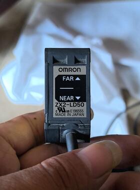 [德峰]OMRON激光传感器ZX2-LD50ZX2-LDA11一套