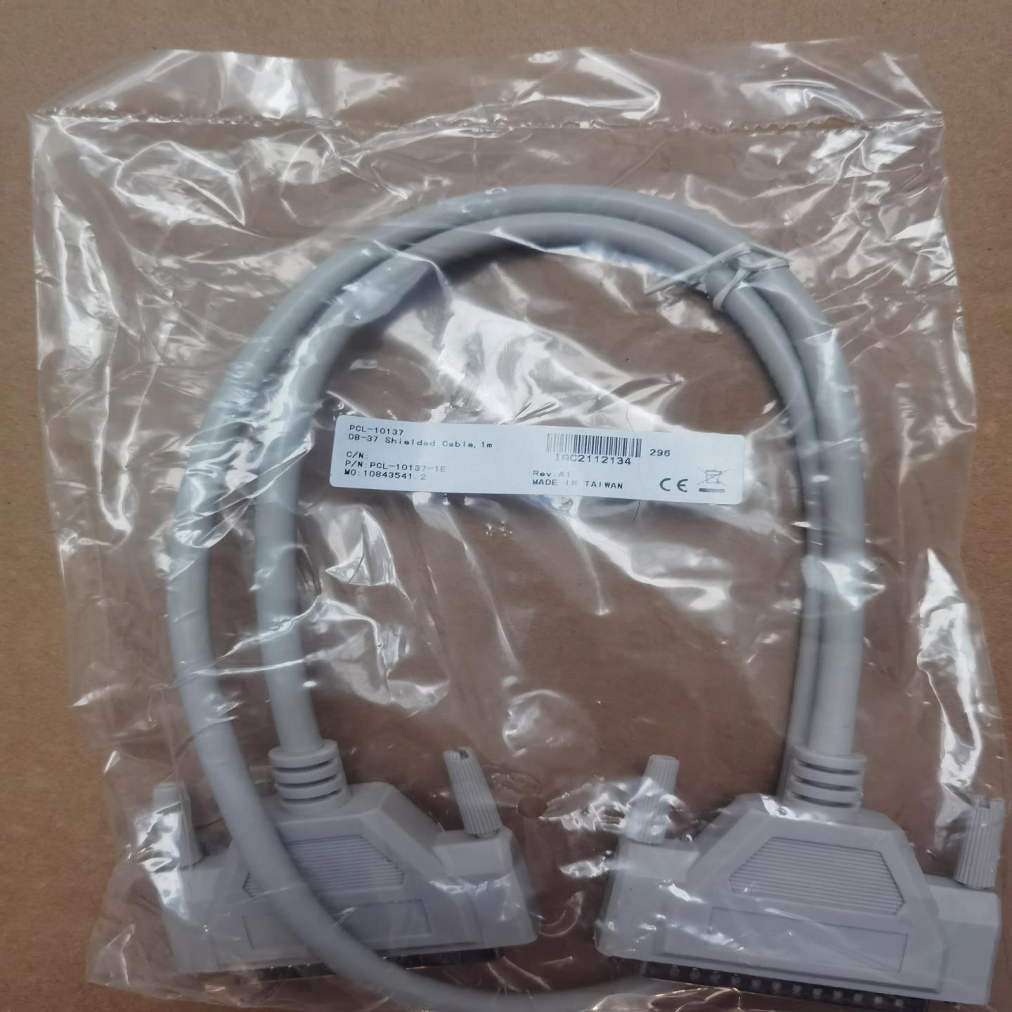 PCL-10137-1E/2E/3E，DB37连接线现货