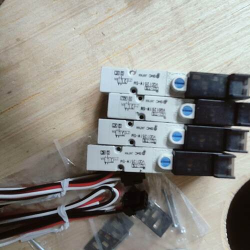 现货SMC 电磁阀 VQD1251W-5M全套的二个单的二个