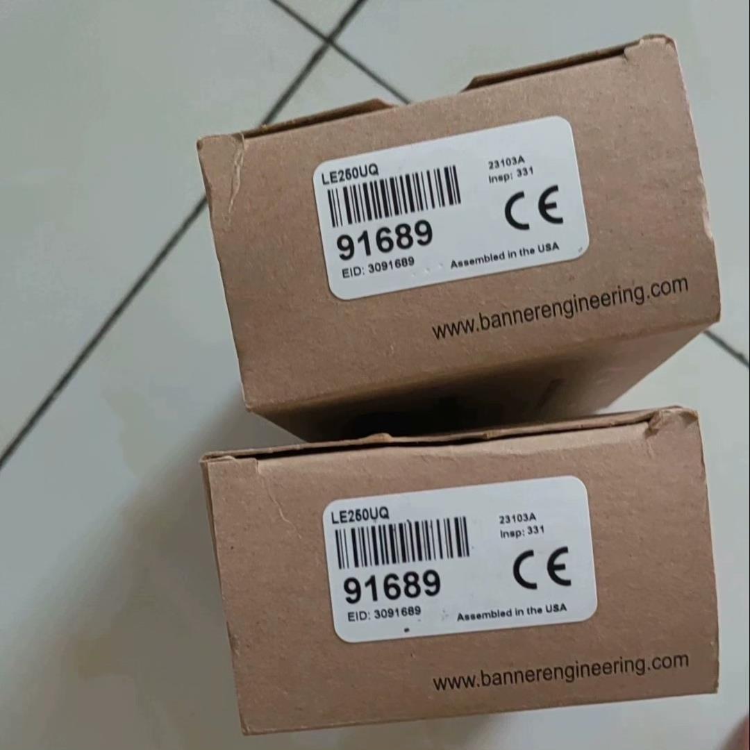 邦纳全新原装正品LE250UQ，全新原装正品，装配件如下图