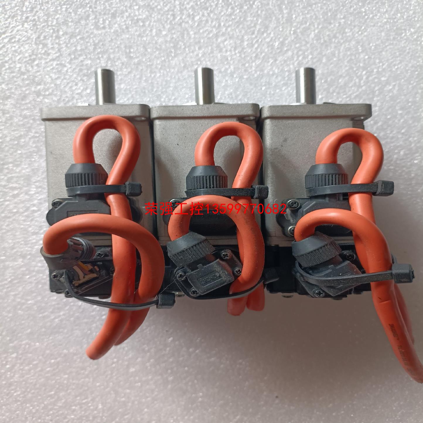 【荣强工控】欧姆龙R88M-K10030H-S2-Z电机剪线三个，实物照 - 实物图