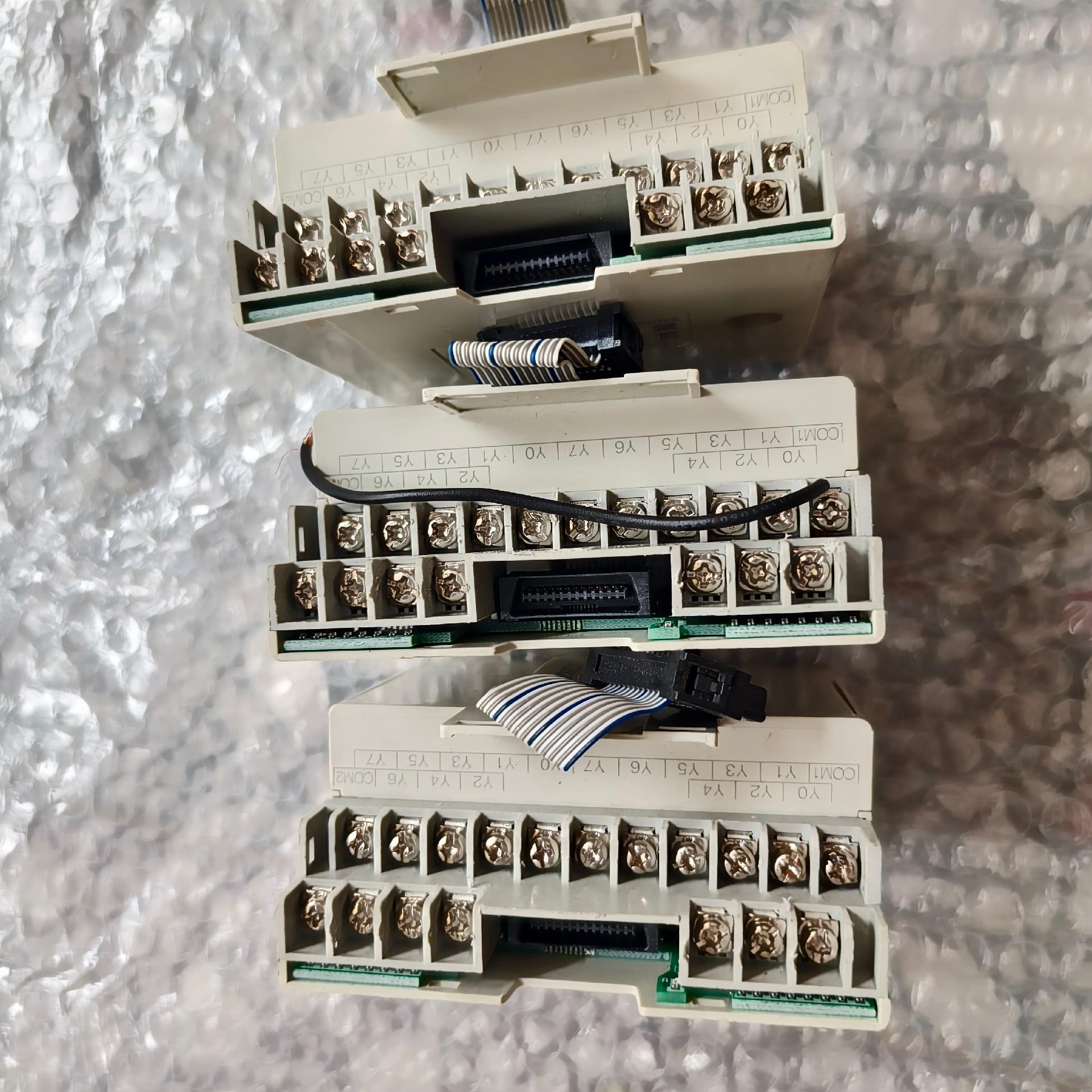 FX2N-16EYR  扩展模块  ，成