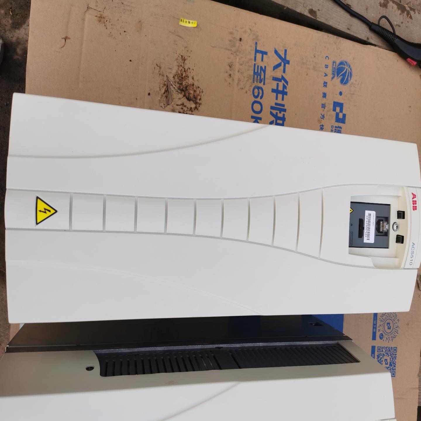 变频器acs510-01-060A-4  30KW 9