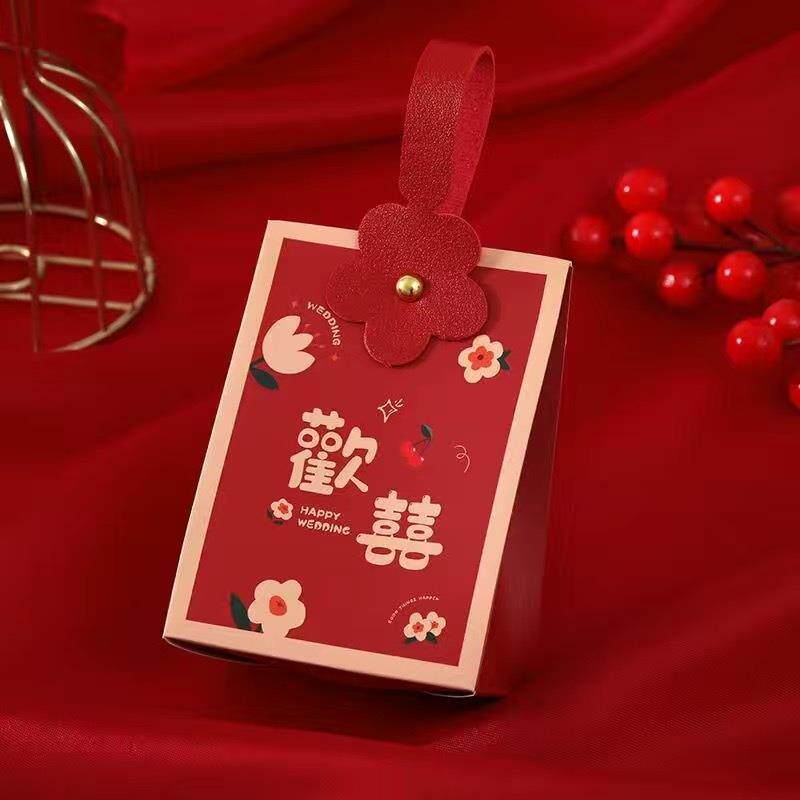 2025新款结婚喜糖盒子婚礼订婚糖果包装纸盒手提喜糖袋高级感创意