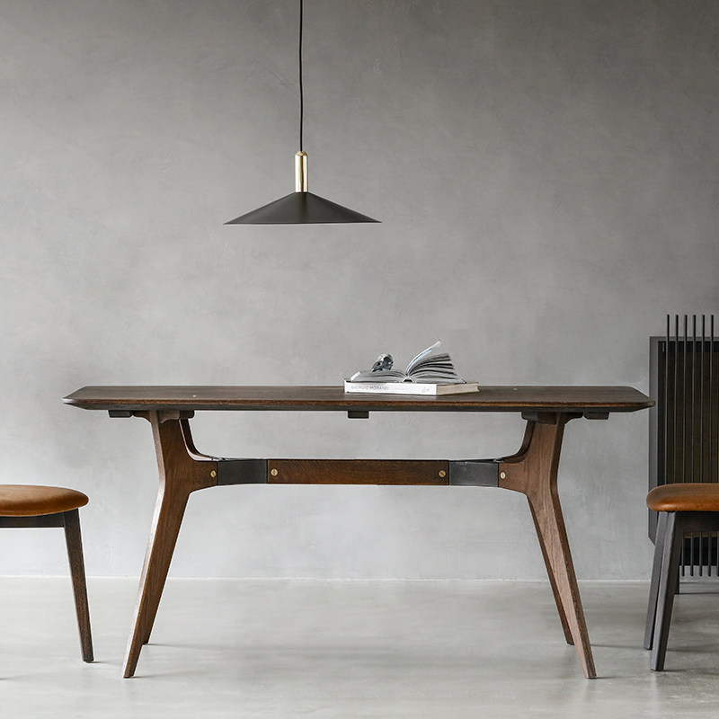 艺术符号北欧表情Alvin实木餐桌