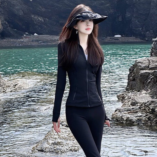 瑜伽服外套女秋冬新款修身显瘦专业跑步速干吸湿排汗长袖健身夹克