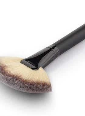 1PCS Soft Makeup Large Fan Brush Foundation Blush Blusher Po