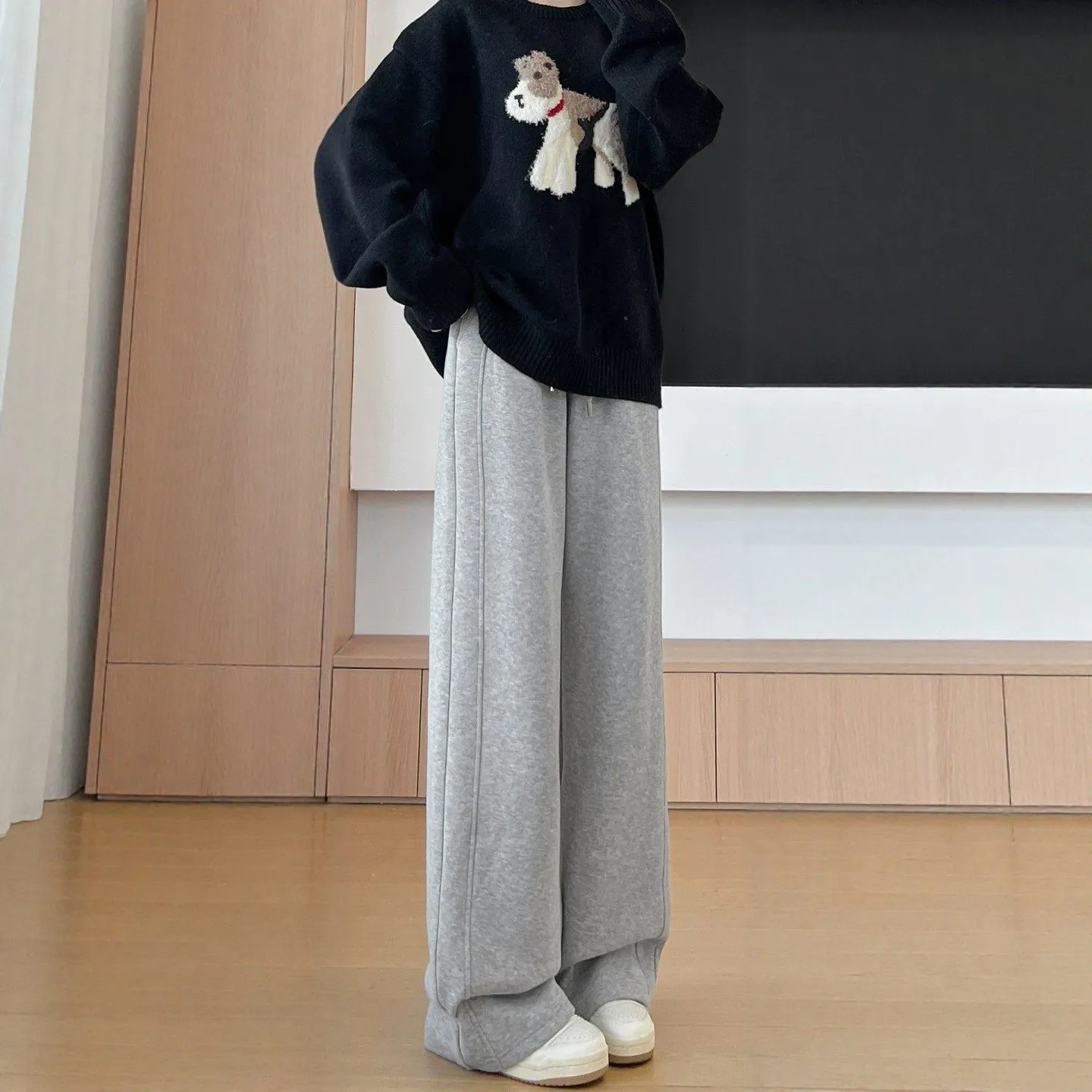 灰色运动裤子女2025新款秋冬季加绒休闲卫裤小个子直筒窄版阔腿裤