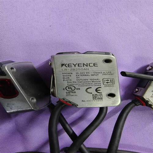 议价KEYENCE激光传感器LR-ZB250AN  实物拍摄成