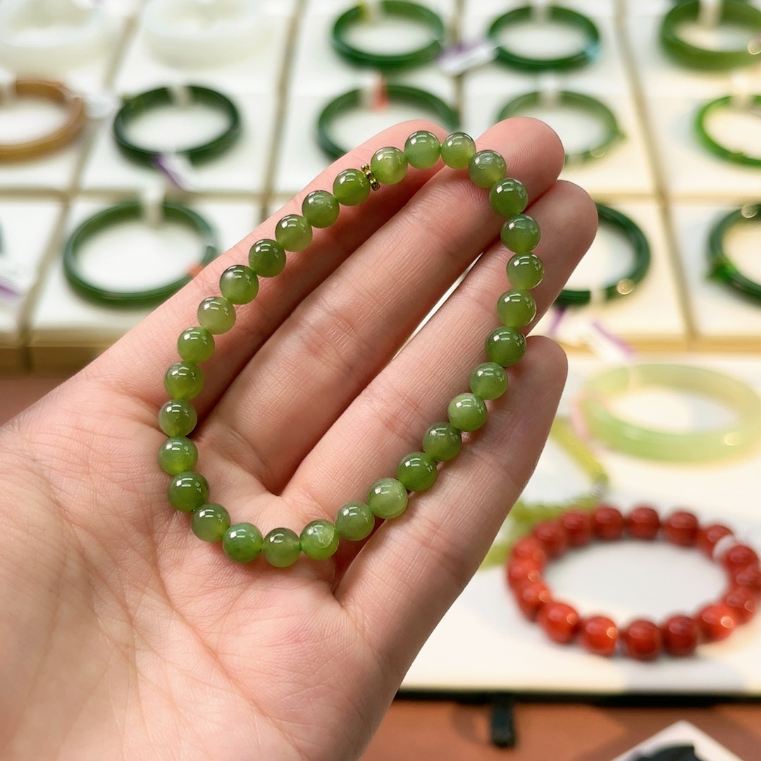 H40碧玉高色艳底艳阳绿无黑巨干净6mm