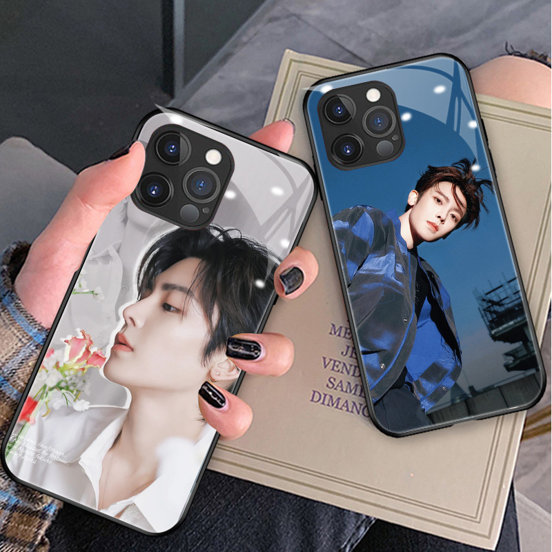 侯明昊手机壳iPhone16promax适用华为nova14新苹果15plus小米15玻璃iqooneo红米note14pro高级感vivoy300周边