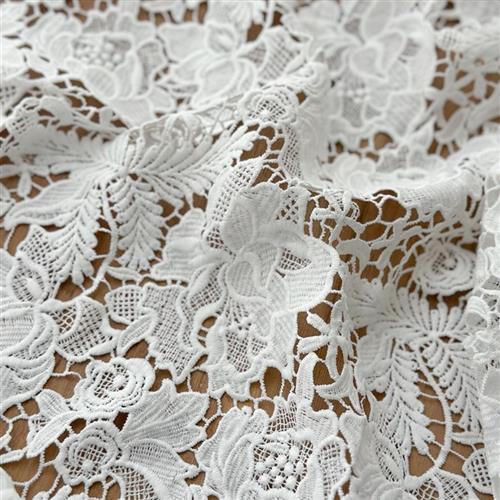 D3白色牛奶丝立体刺绣镂空蕾丝面料镂空花朵水溶蕾丝面料旗袍布料