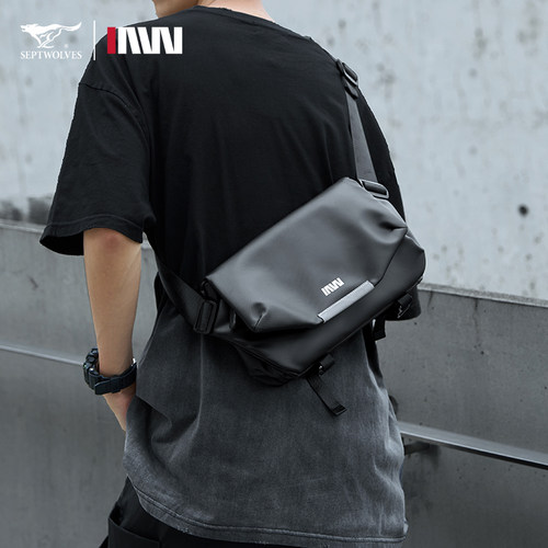 七匹狼新款潮流斜挎包机能风单肩
