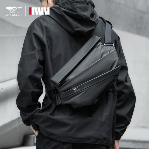 七匹狼大容量通勤骑行单肩斜挎包