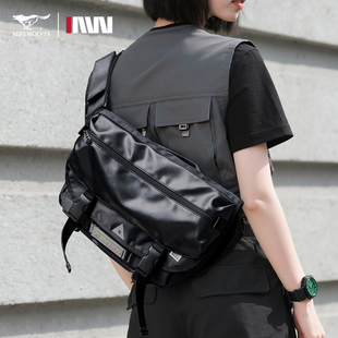 七匹狼潮牌斜挎包大容量胸包男款通勤背包潮流机车骑行包时尚男包