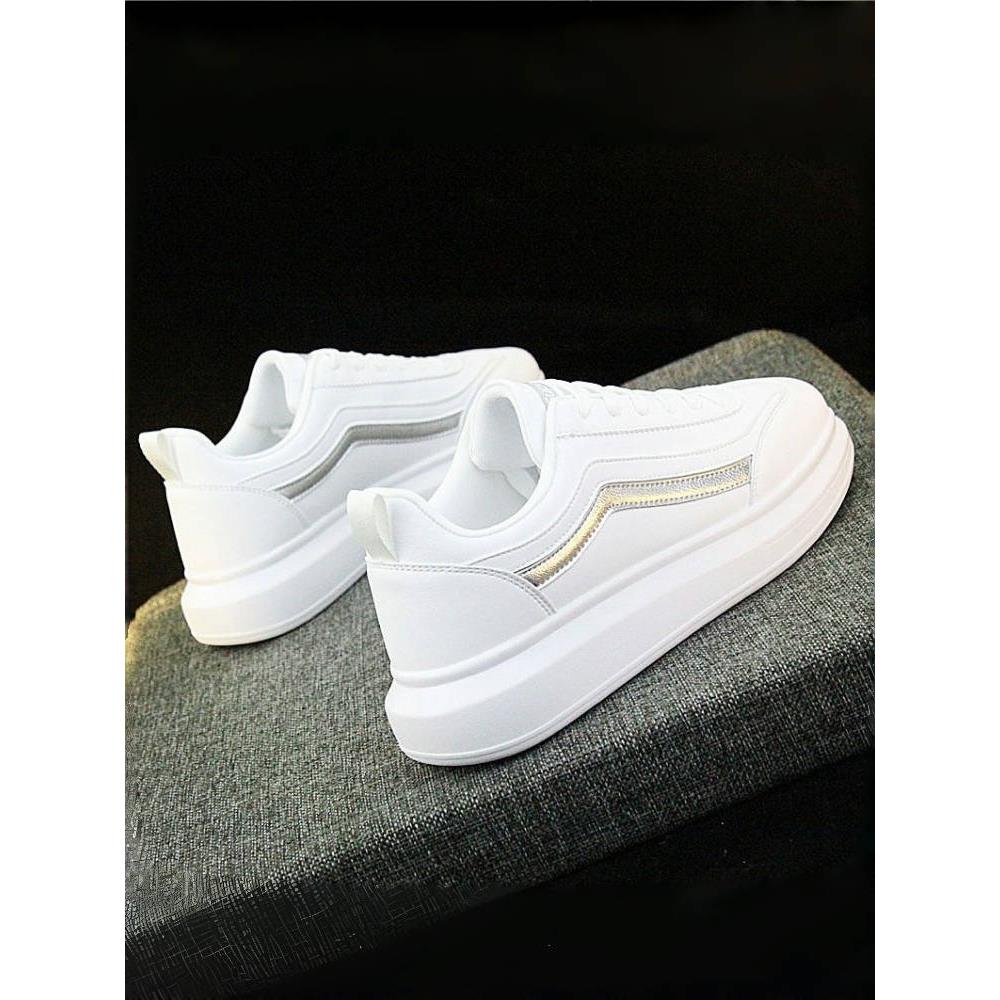 高端真皮白色男鞋2024新精神男孩运动鞋夫妇风格厚底增高运动鞋