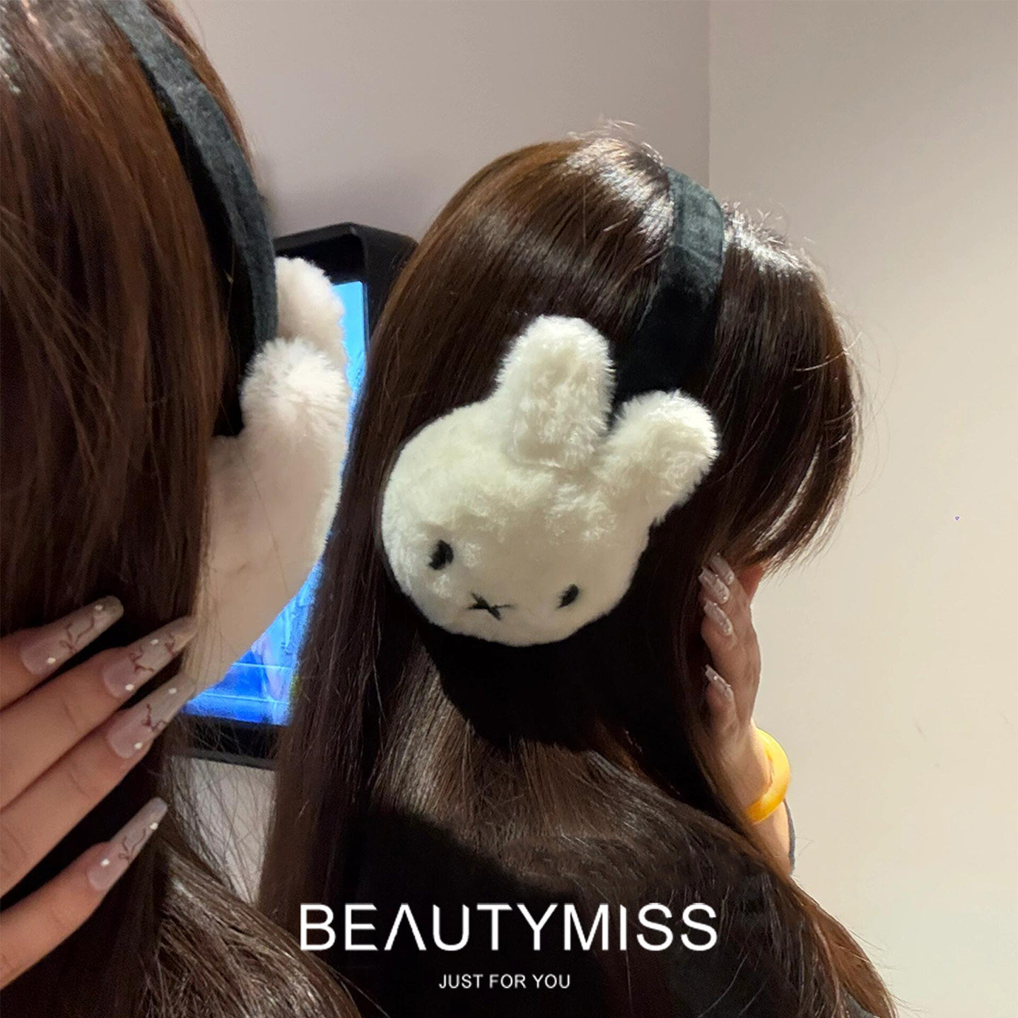 可爱白色米菲兔毛绒耳罩高颜值兔子耳暖保暖耳捂子可折叠耳套新品