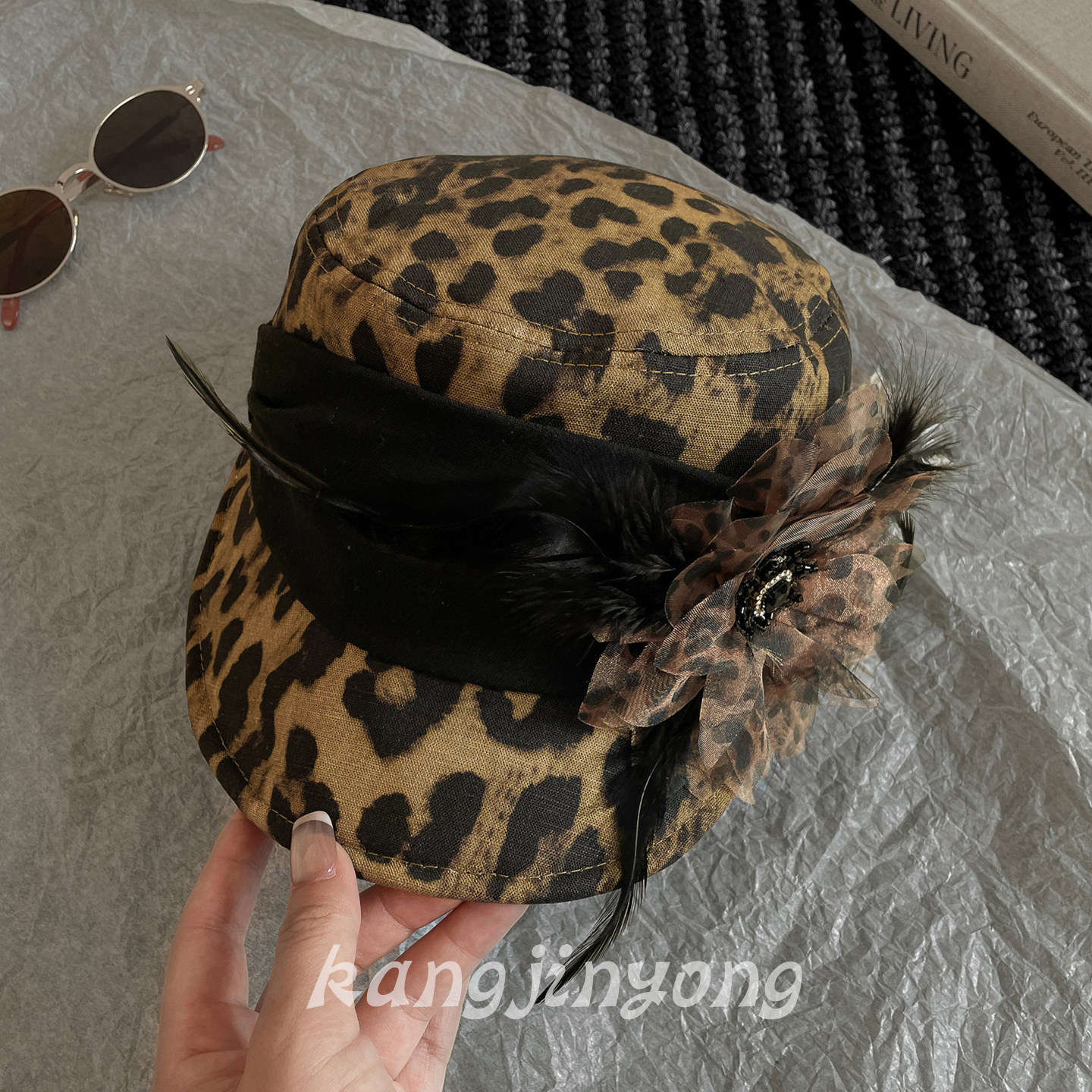 超洋气的豹纹复古羽毛花朵马术帽