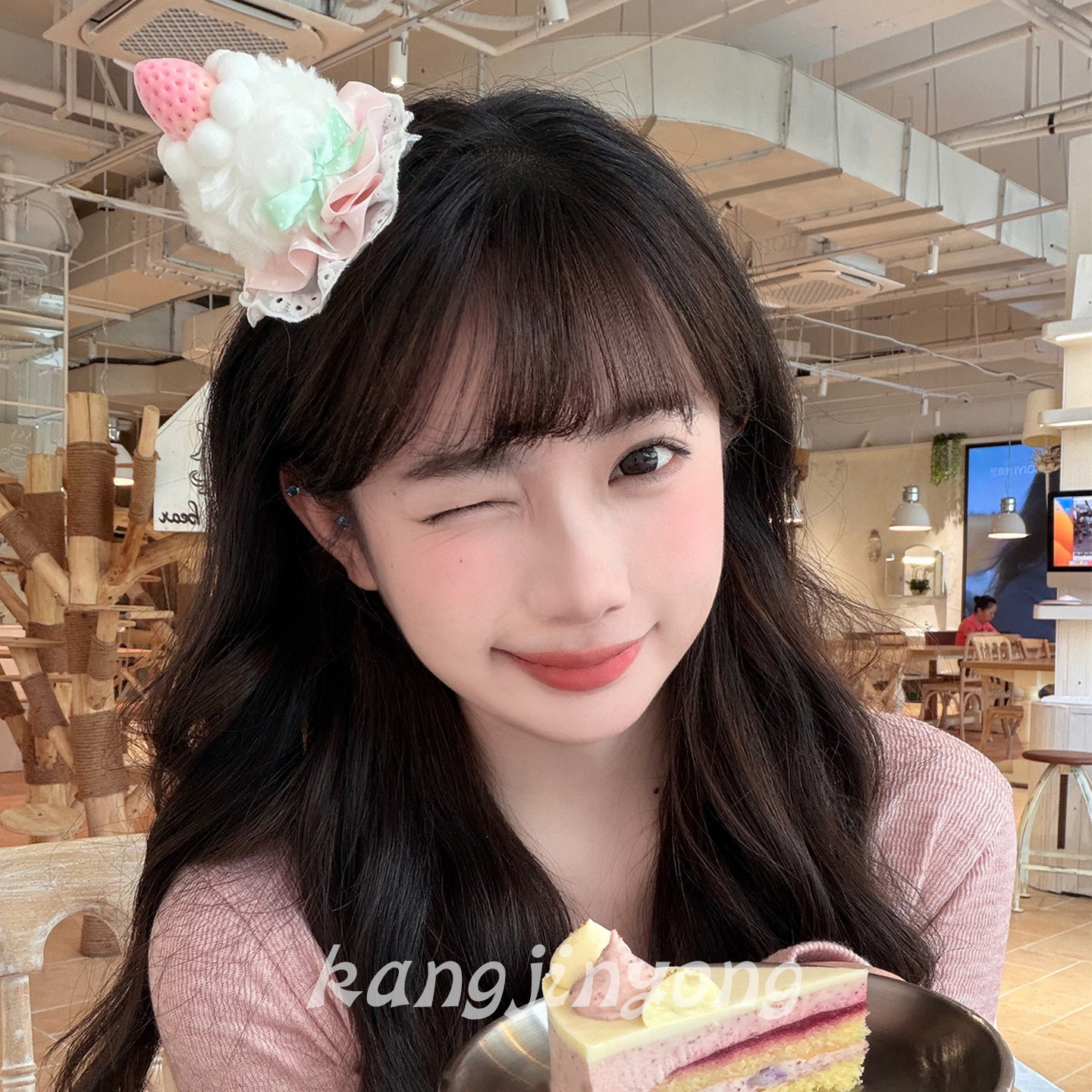 可爱毛绒草莓小蛋糕发夹氛围感