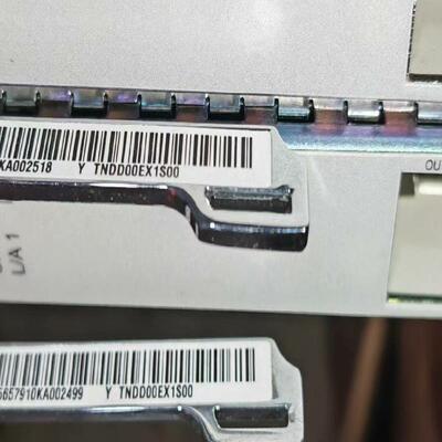 华为D2EX1S ，数量2块，标价为1块，年份新，成色很漂亮