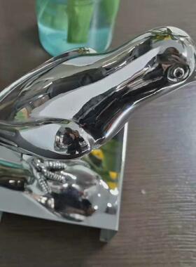 不锈钢小鸟雕塑铸造锻打工艺酒店花园栏杆摆件厂家直销