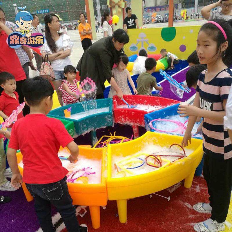 儿童泡泡游乐园花样圆形滚塑泡泡大转盘幼儿园商场儿童塑料沙水桌