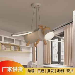 北欧创意时尚 吊灯卡通简约客房儿童客厅卧室灯具 小鹿护眼原木风格