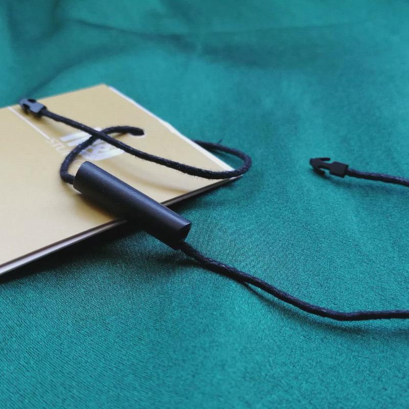 高档无字圆柱形通用吊粒服饰挂绳吊牌线黑色蜡绳双头吊牌绳