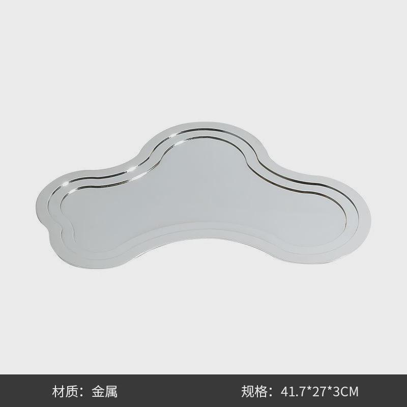 现代欧式轻奢摆件金属云朵托盘样板房餐桌茶几收纳盘设计师款电镀