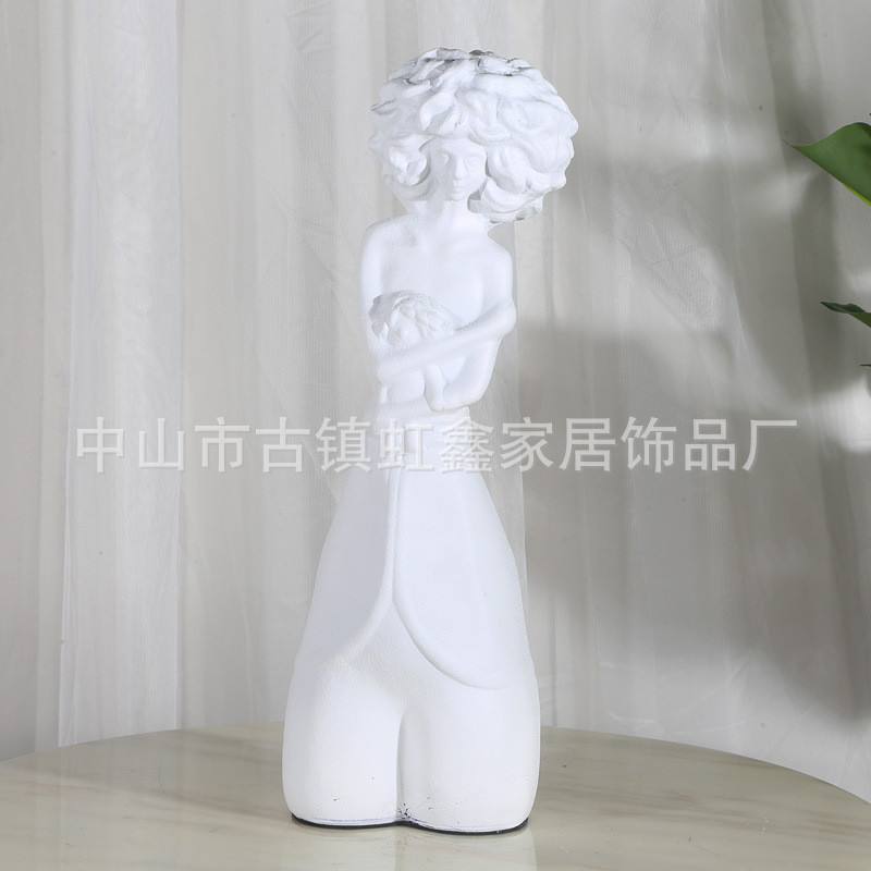 北欧创意坐姿树脂人物摆件客厅家居装饰品桌面房间摆设软装样板间