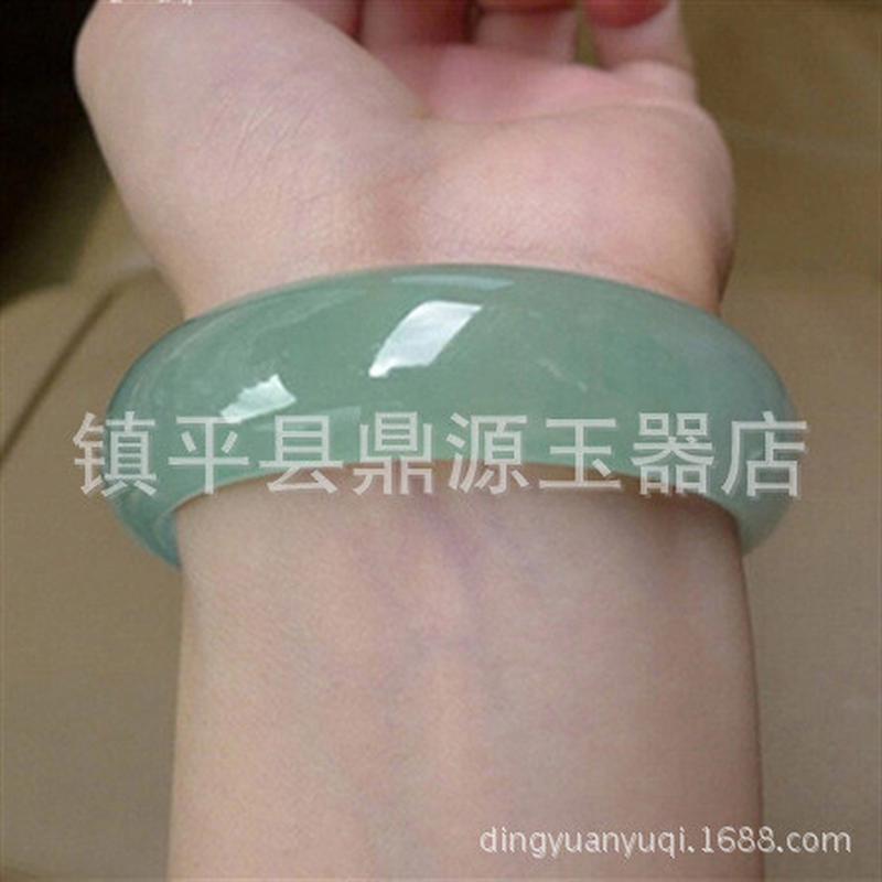 包邮冰种浅绿色玉手镯 润透石英岩质玉女士玉石玉镯子翡翠色礼品