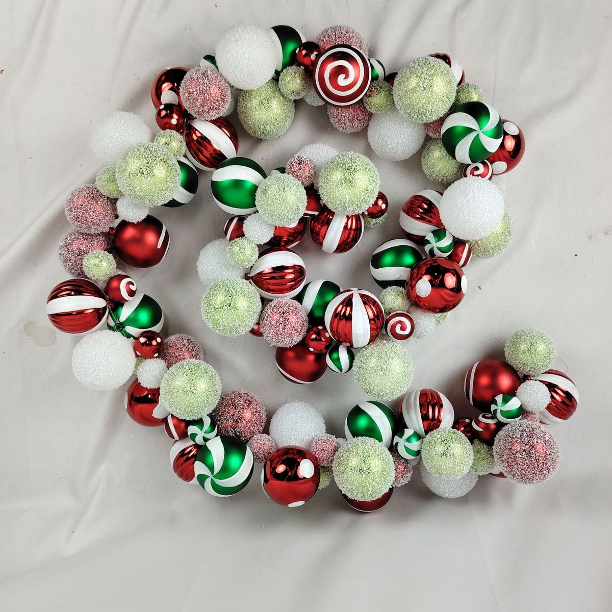 新款圣诞球装饰环装饰树门拼接亮光球花环墙挂酒店布置彩色挂