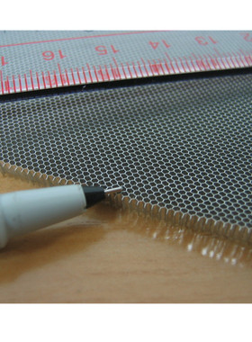 蜂窝厂家供应六边形30035252隔音隔热过滤微孔细孔铝佛山芯