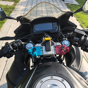 适配本田CBR400R摩托车减震手机支架导航防震骑行装备防抖螃蟹